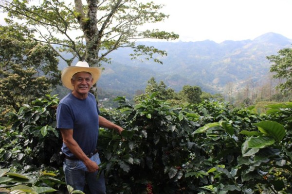 Pedro Joel Fiallos, Farmer